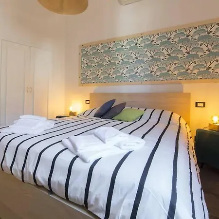 Step To Duomo And The Sights From Refurbished Apartment