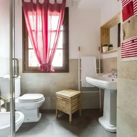 Step To Duomo And The Sights From Refurbished Apartment Florence